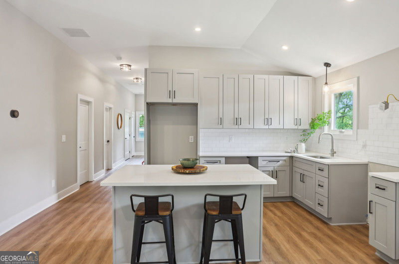 Atlanta, Georgia 30307, United States, 3 Bedrooms Bedrooms, ,2 BathroomsBathrooms,Residential,Active,126574