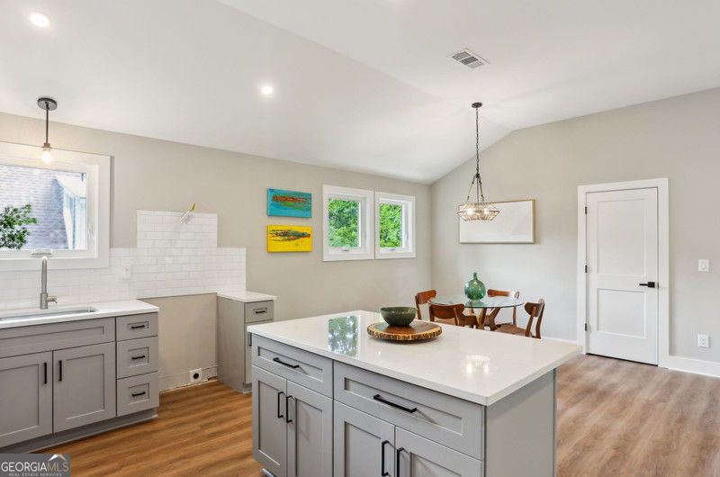 Atlanta, Georgia 30307, United States, 3 Bedrooms Bedrooms, ,2 BathroomsBathrooms,Residential,Active,126574