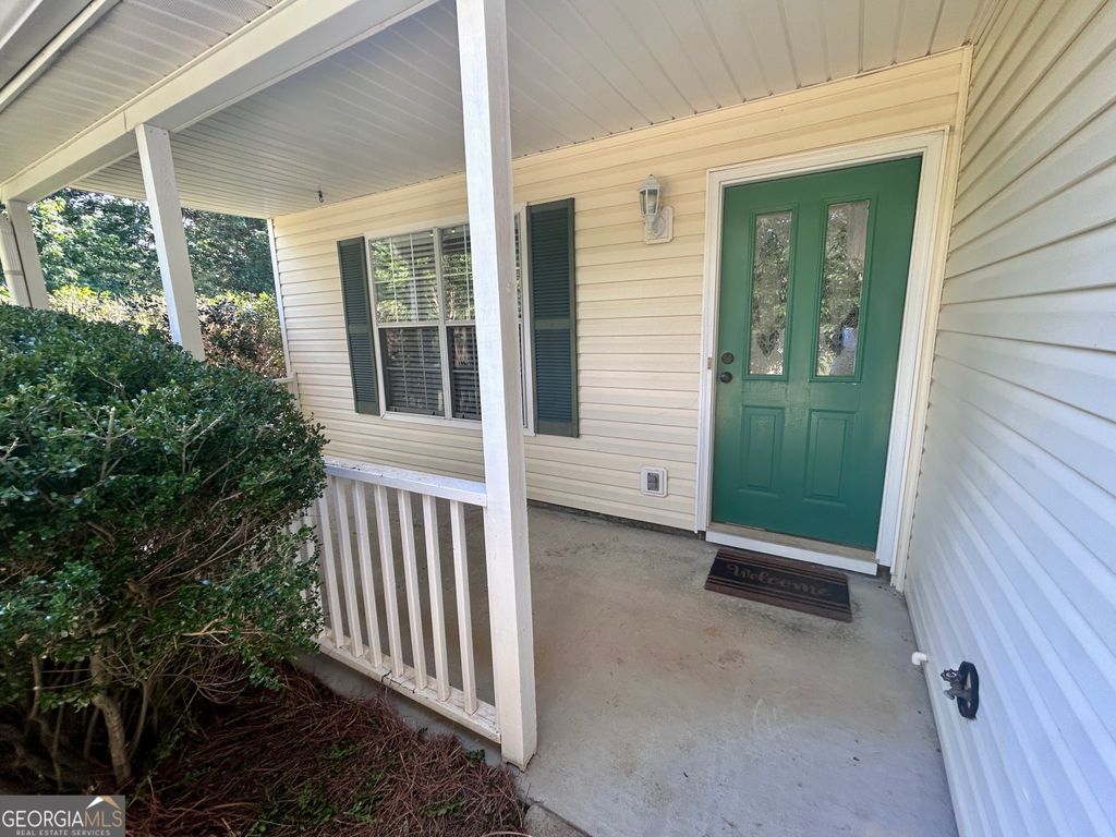Photo of 6 Saddlebrook Chase, Senoia, GA 30276 (MLS # 10808553)