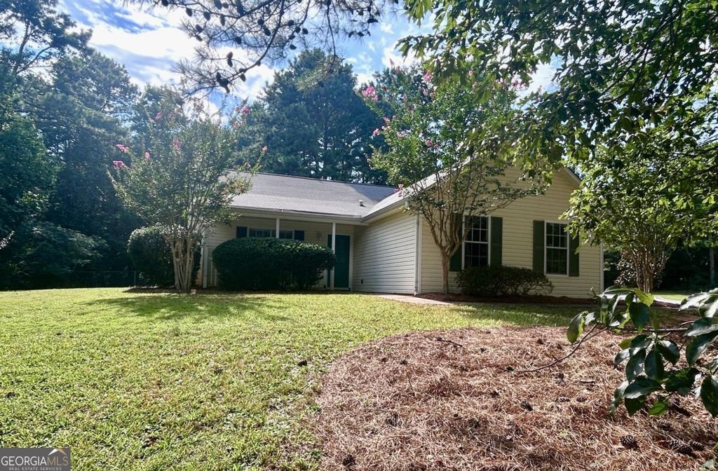 Photo of 6 Saddlebrook Chase, Senoia, GA 30276 (MLS # 10808553)