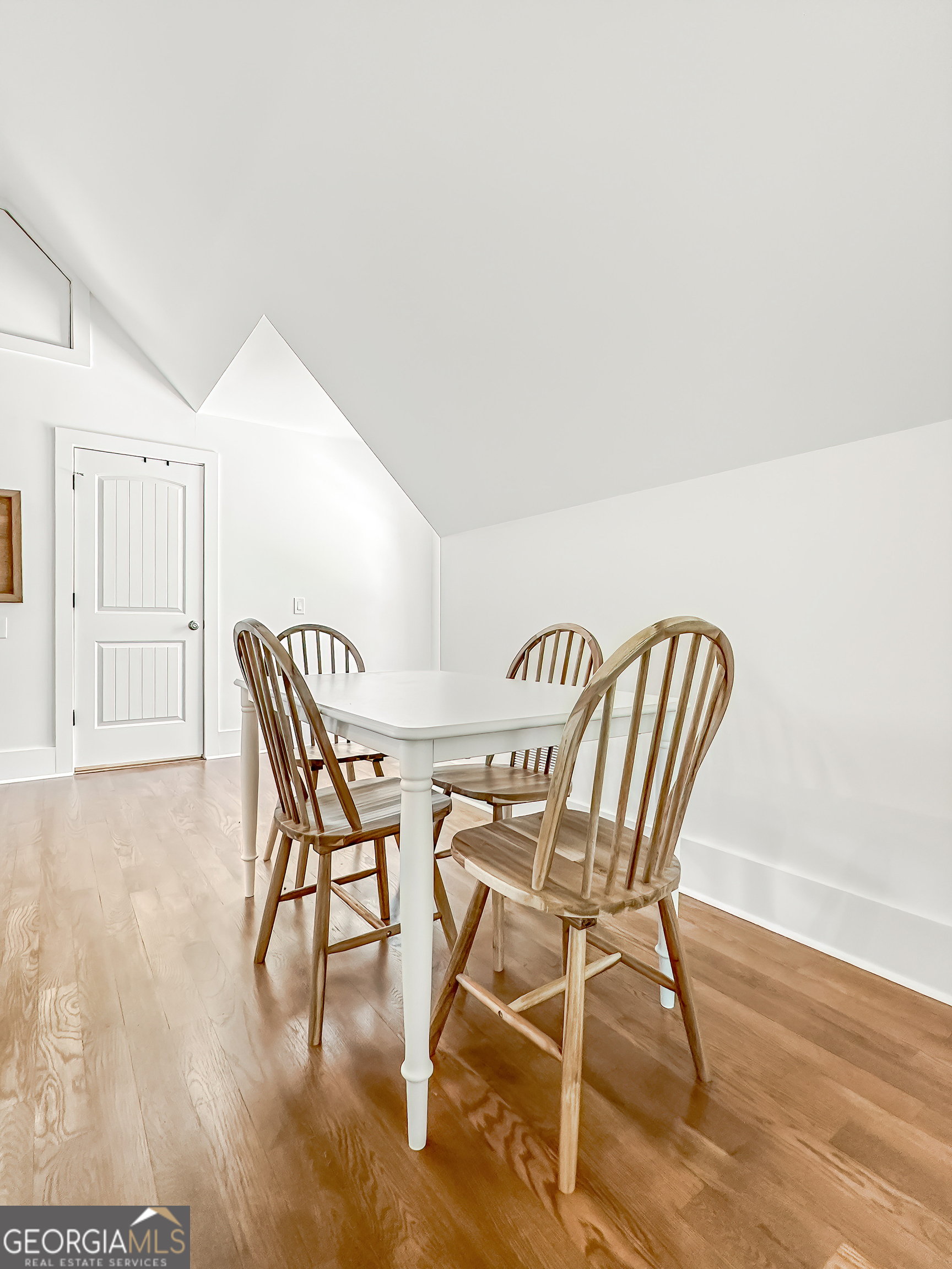 Newnan, Georgia, 30263, United States, 5 Bedrooms Bedrooms, ,6 BathroomsBathrooms,Residential,Pending,2045518