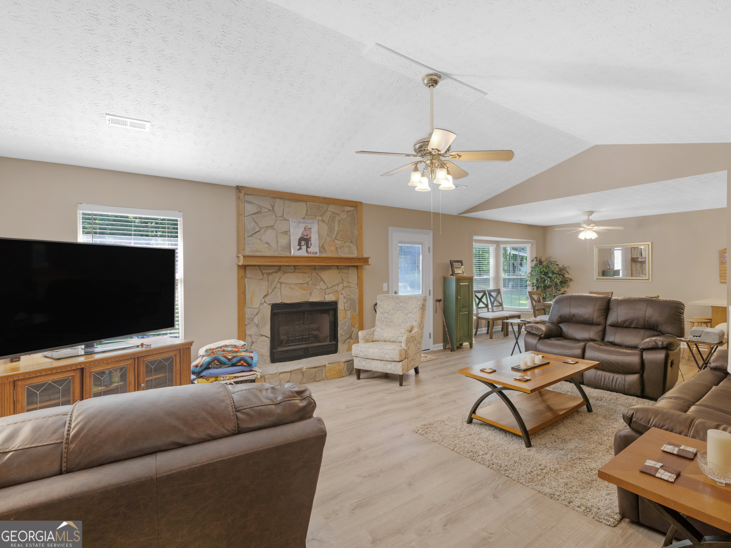 Hampton, Georgia 30228, United States, 3 Bedrooms Bedrooms, ,2 BathroomsBathrooms,Residential,Pending,158395