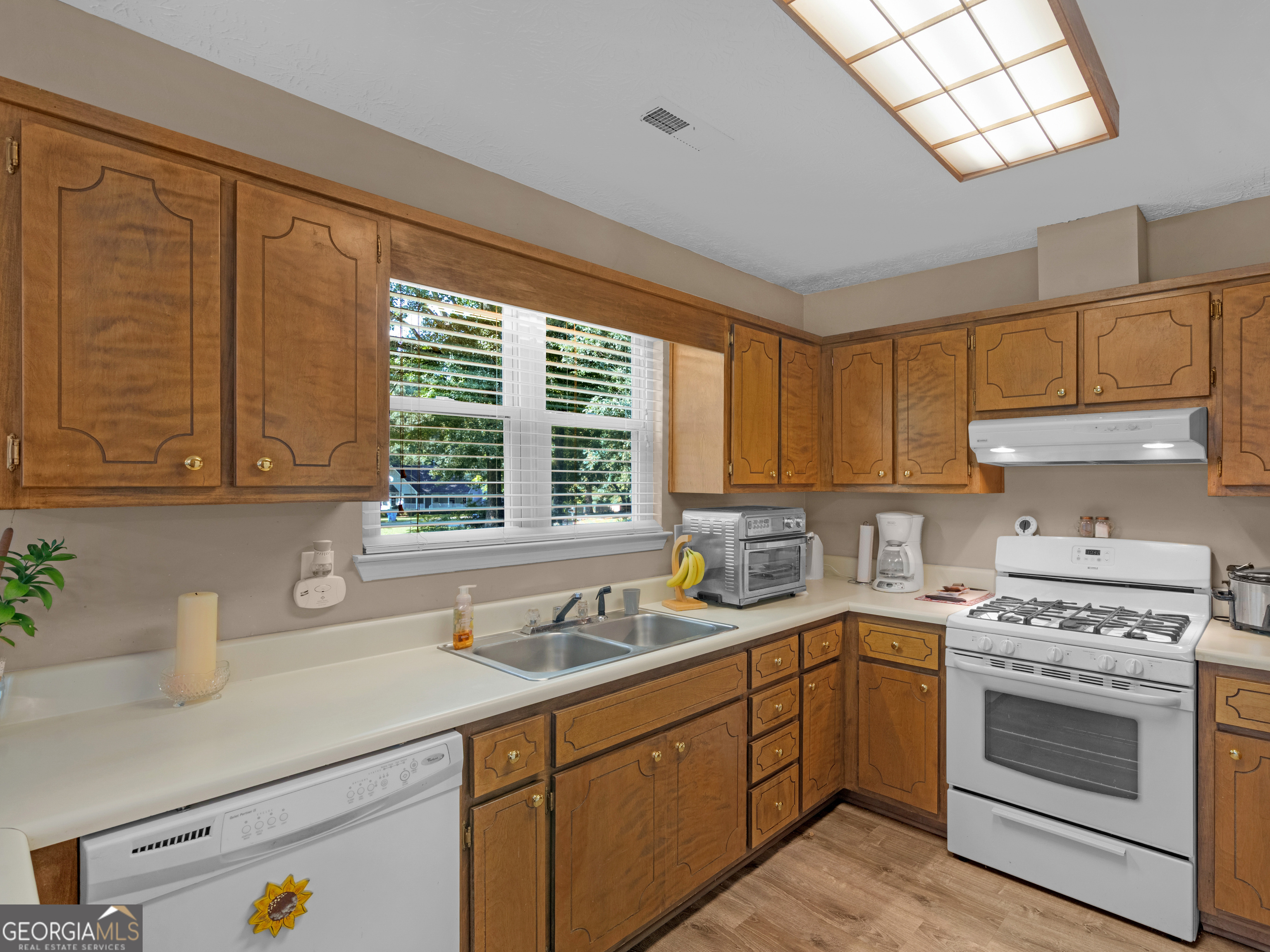 Hampton, Georgia 30228, United States, 3 Bedrooms Bedrooms, ,2 BathroomsBathrooms,Residential,Pending,158395