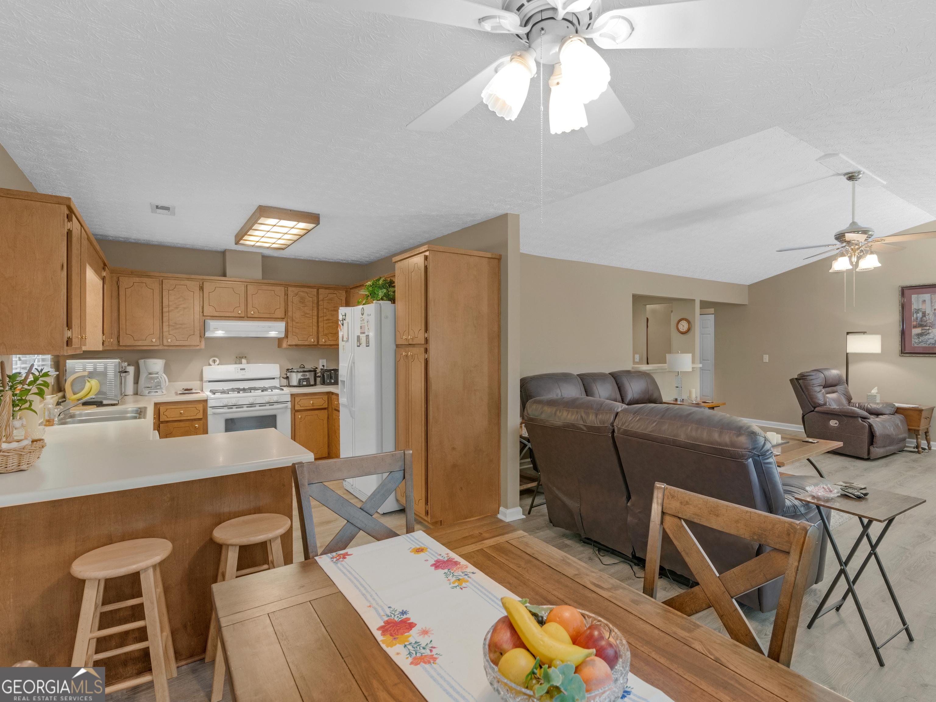 Hampton, Georgia 30228, United States, 3 Bedrooms Bedrooms, ,2 BathroomsBathrooms,Residential,Pending,158395