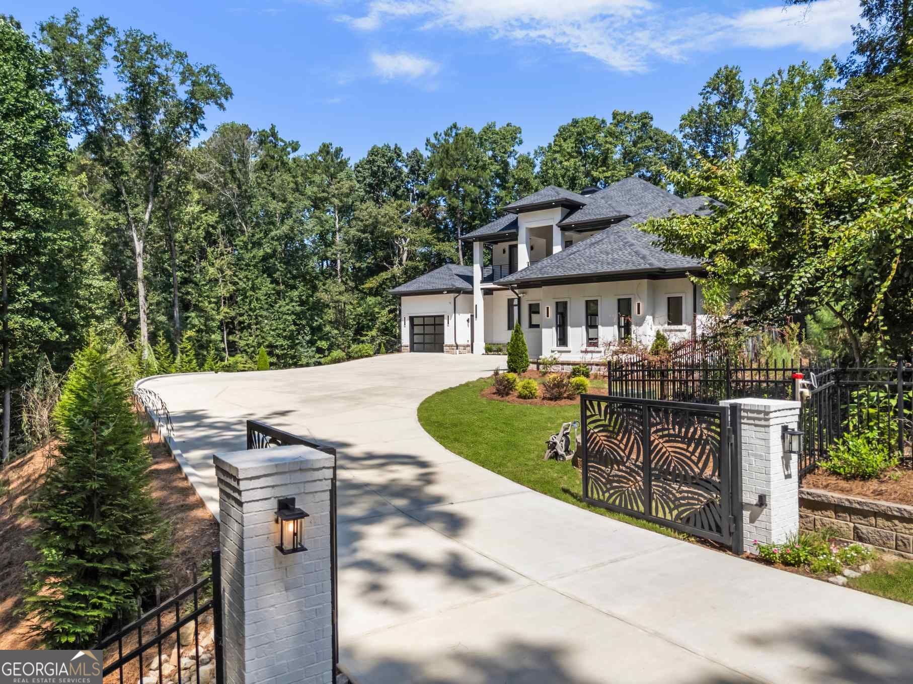 123 Russell RD