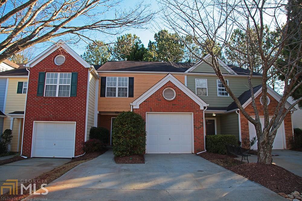 Look no further! This 2 bed, 2.5 bath has had a great makeover and is ready for you to move right in! New laminate wood flooring on the main level and new carpeting throughout the top floor. It's conveniently situated within minutes of I-85 and GA 316.