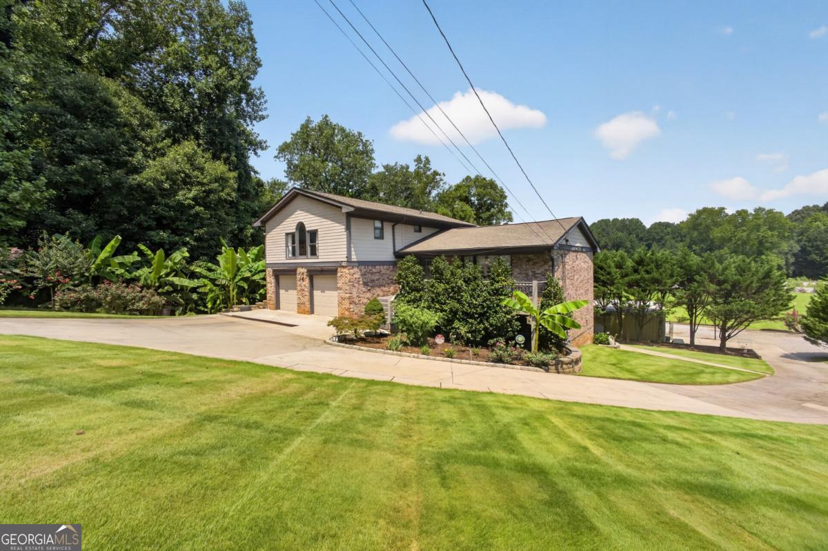 43 Bailey DR SW