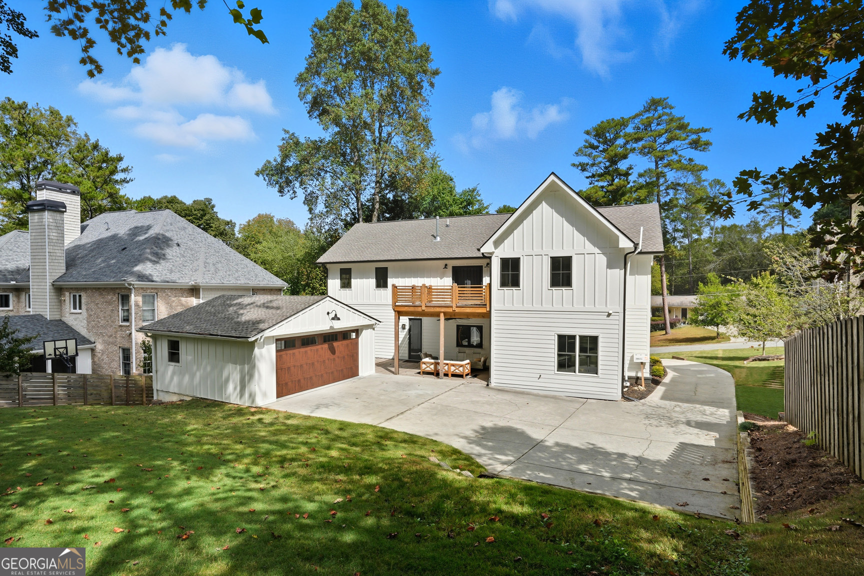 2198 Oakawana DR NE