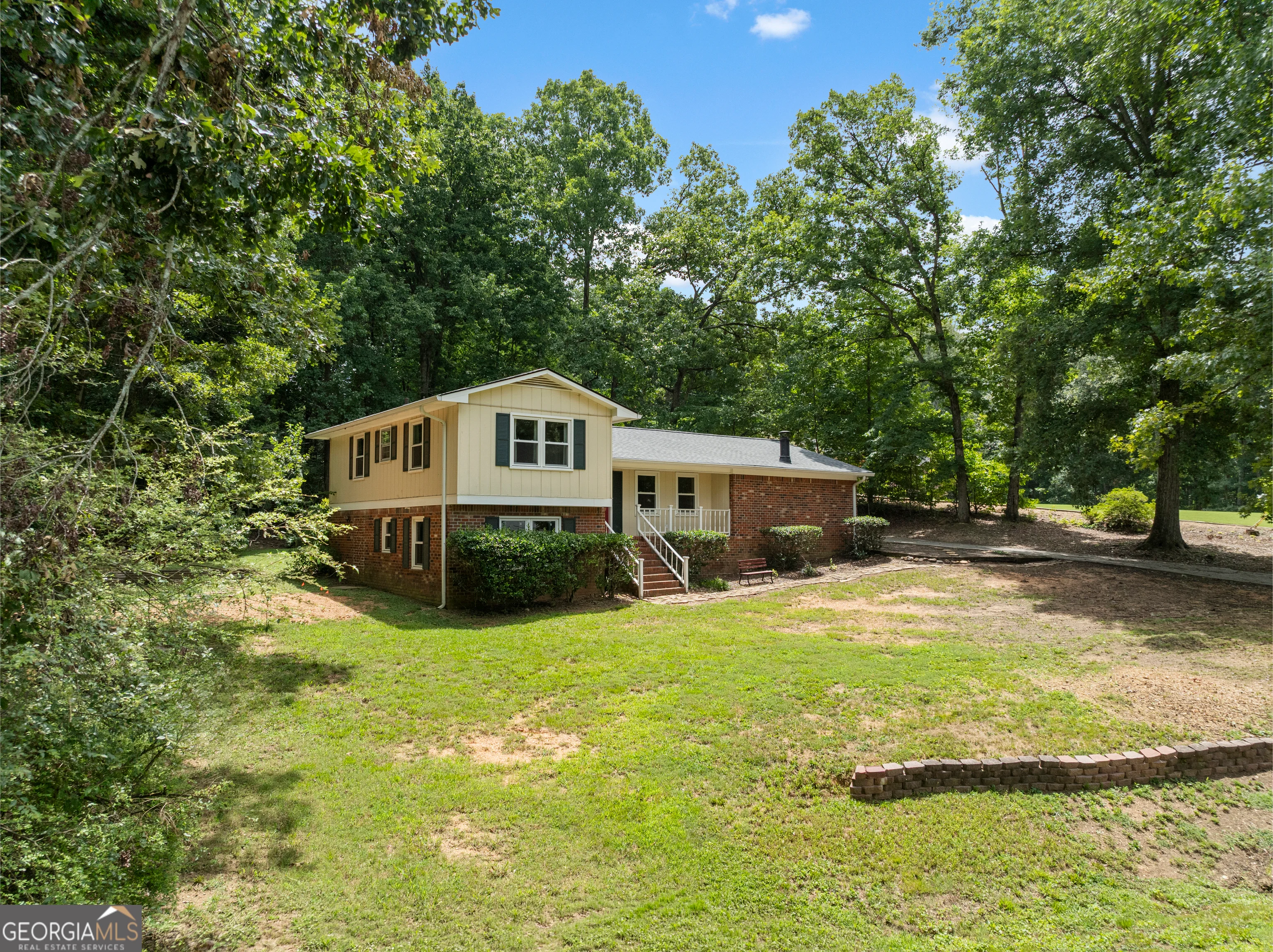 10 Thrushwood Road NE