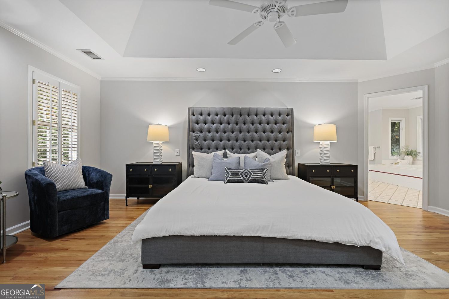 HIDDEN BRANCHES - Residential