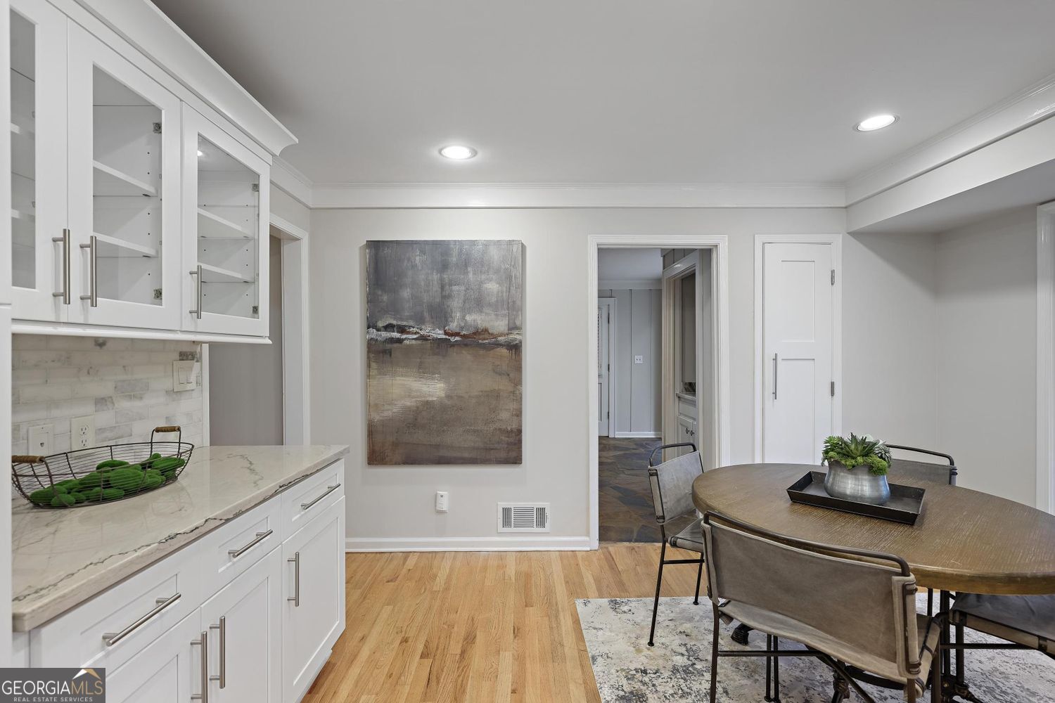 HIDDEN BRANCHES - Residential