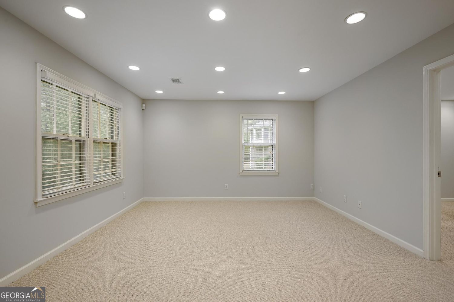 HIDDEN BRANCHES - Residential