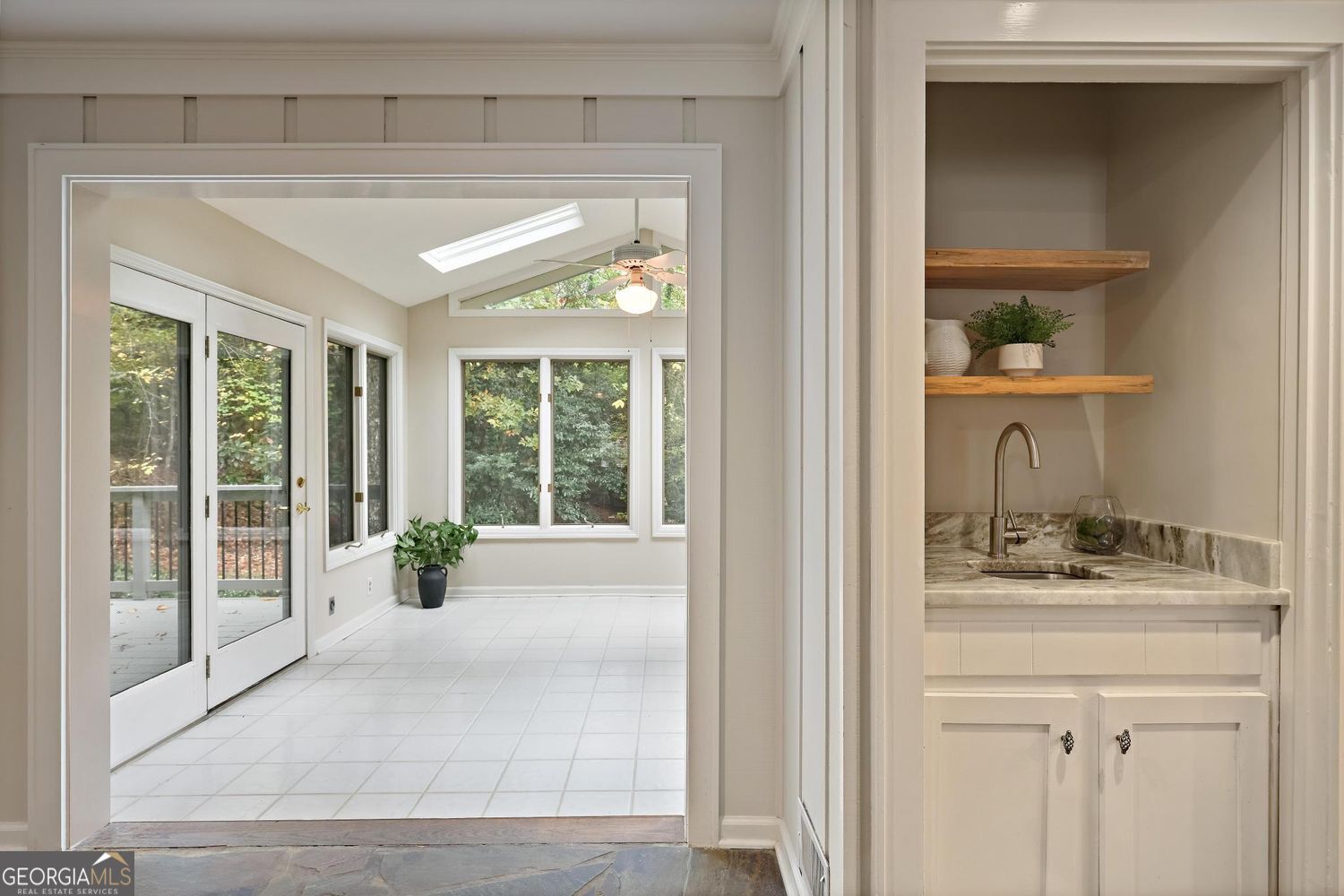 HIDDEN BRANCHES - Residential