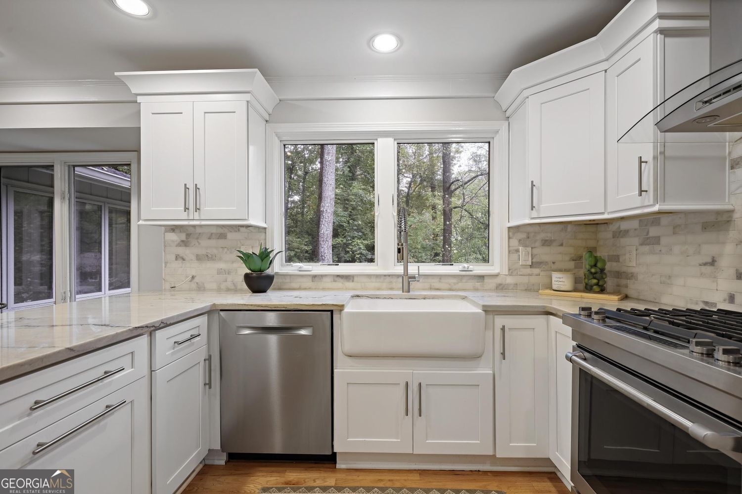 HIDDEN BRANCHES - Residential