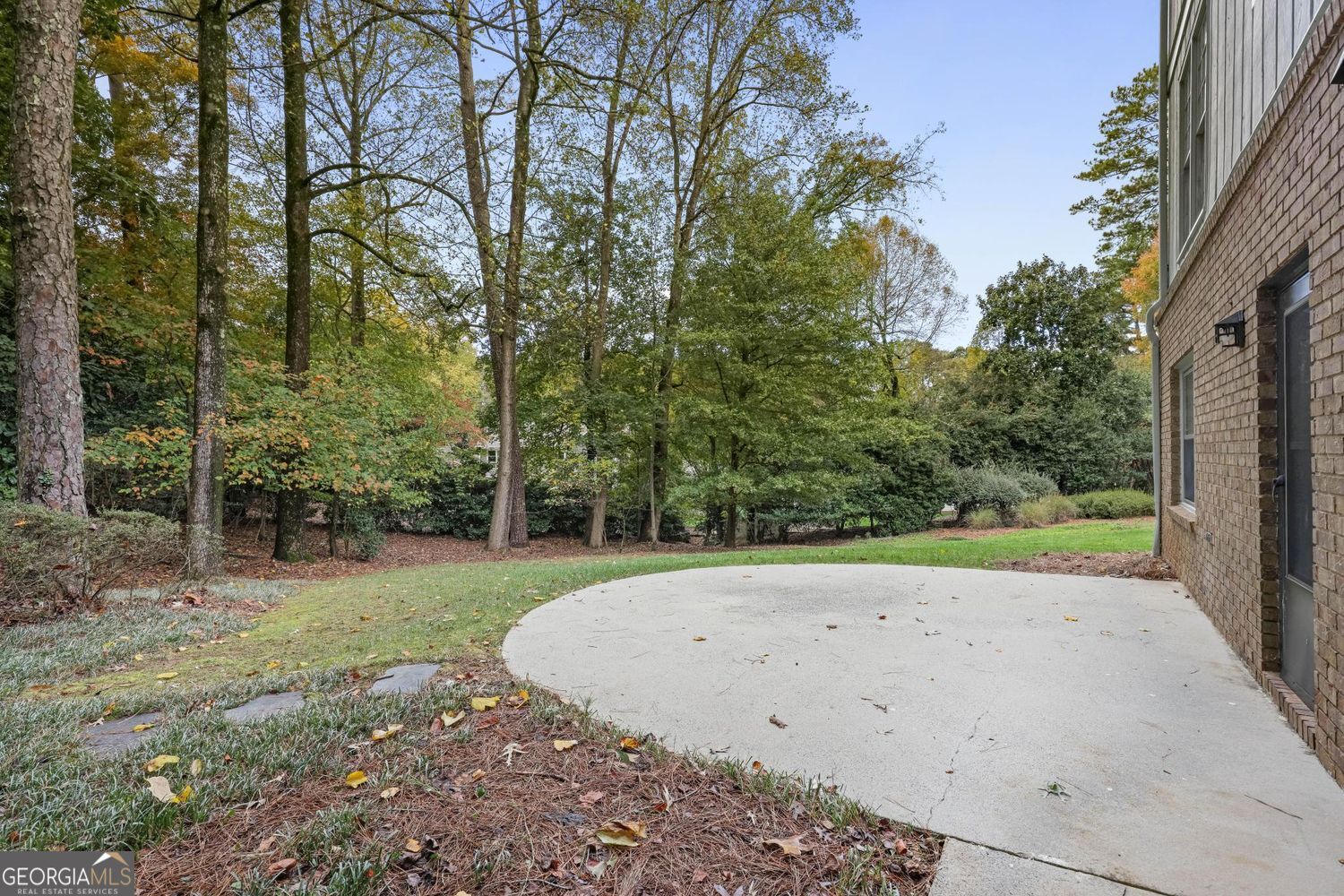 HIDDEN BRANCHES - Residential