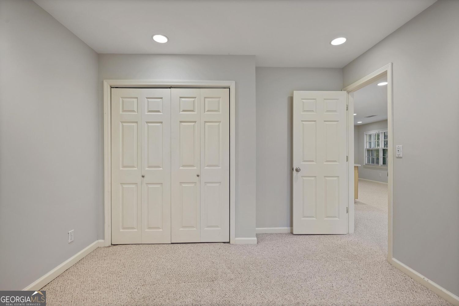 HIDDEN BRANCHES - Residential