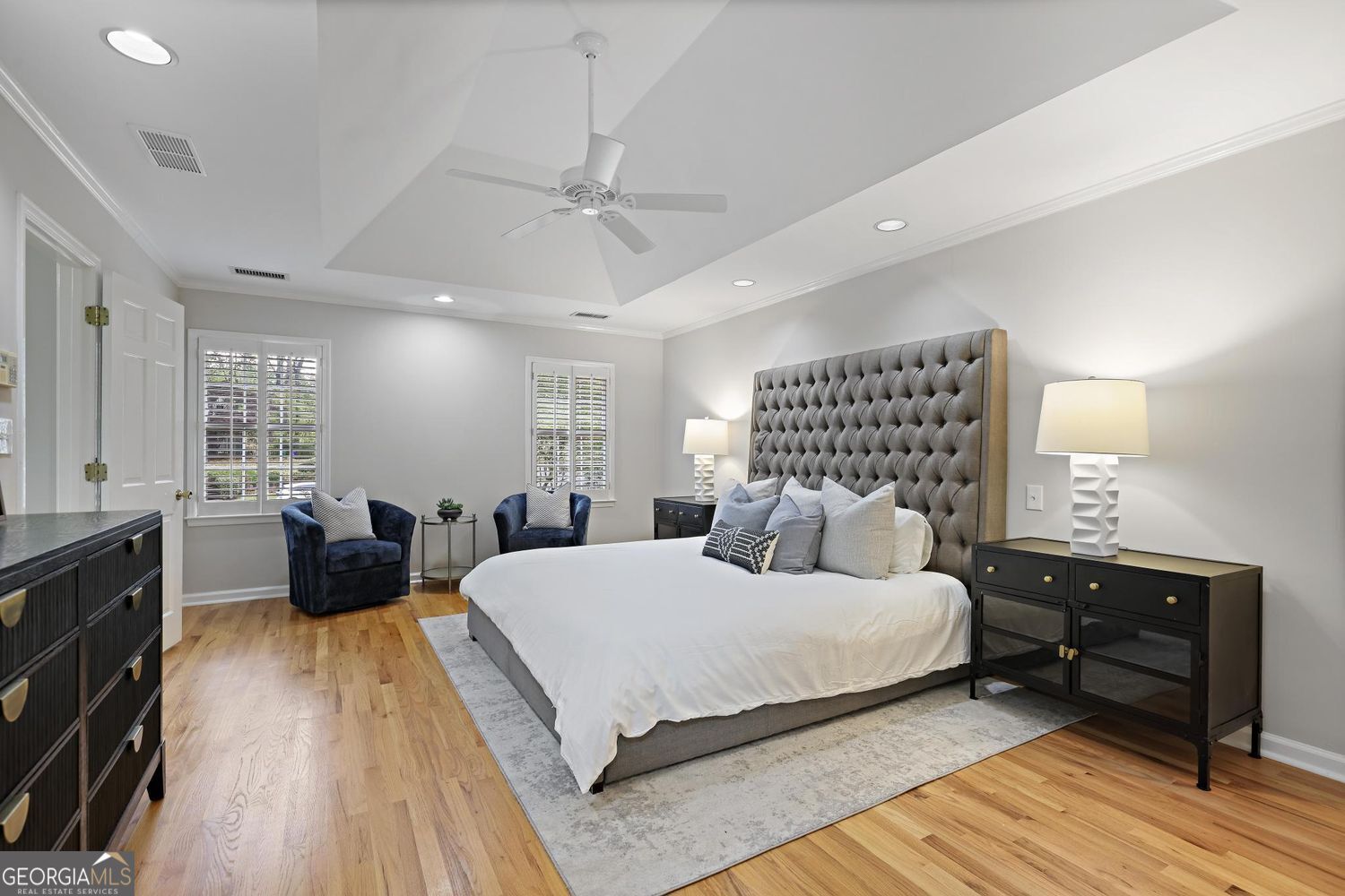 HIDDEN BRANCHES - Residential