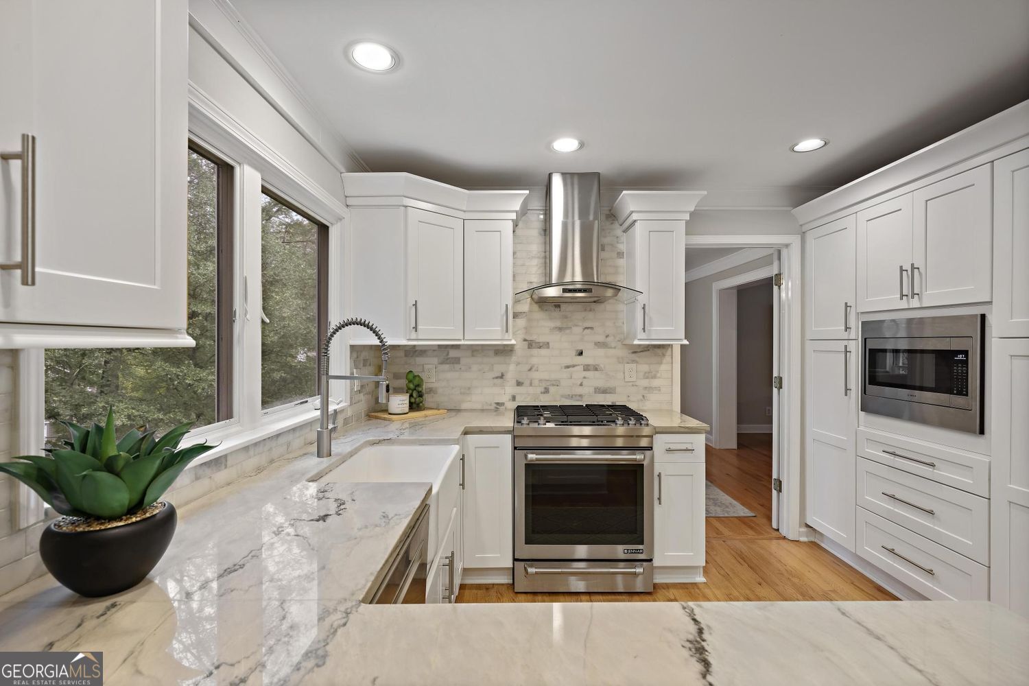 HIDDEN BRANCHES - Residential