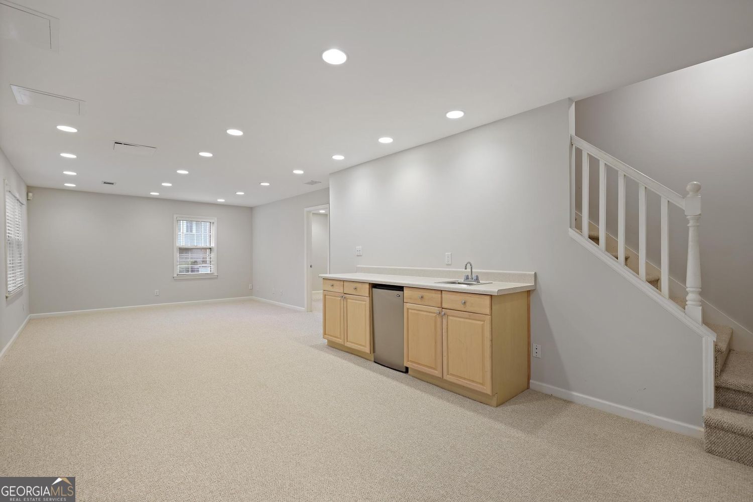 HIDDEN BRANCHES - Residential