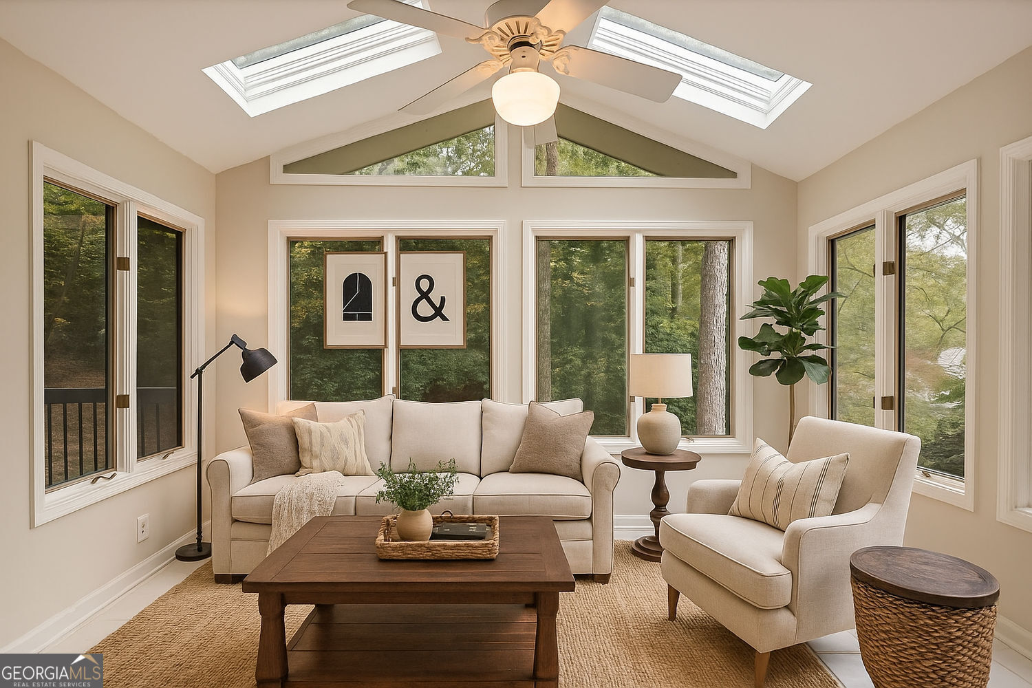 HIDDEN BRANCHES - Residential