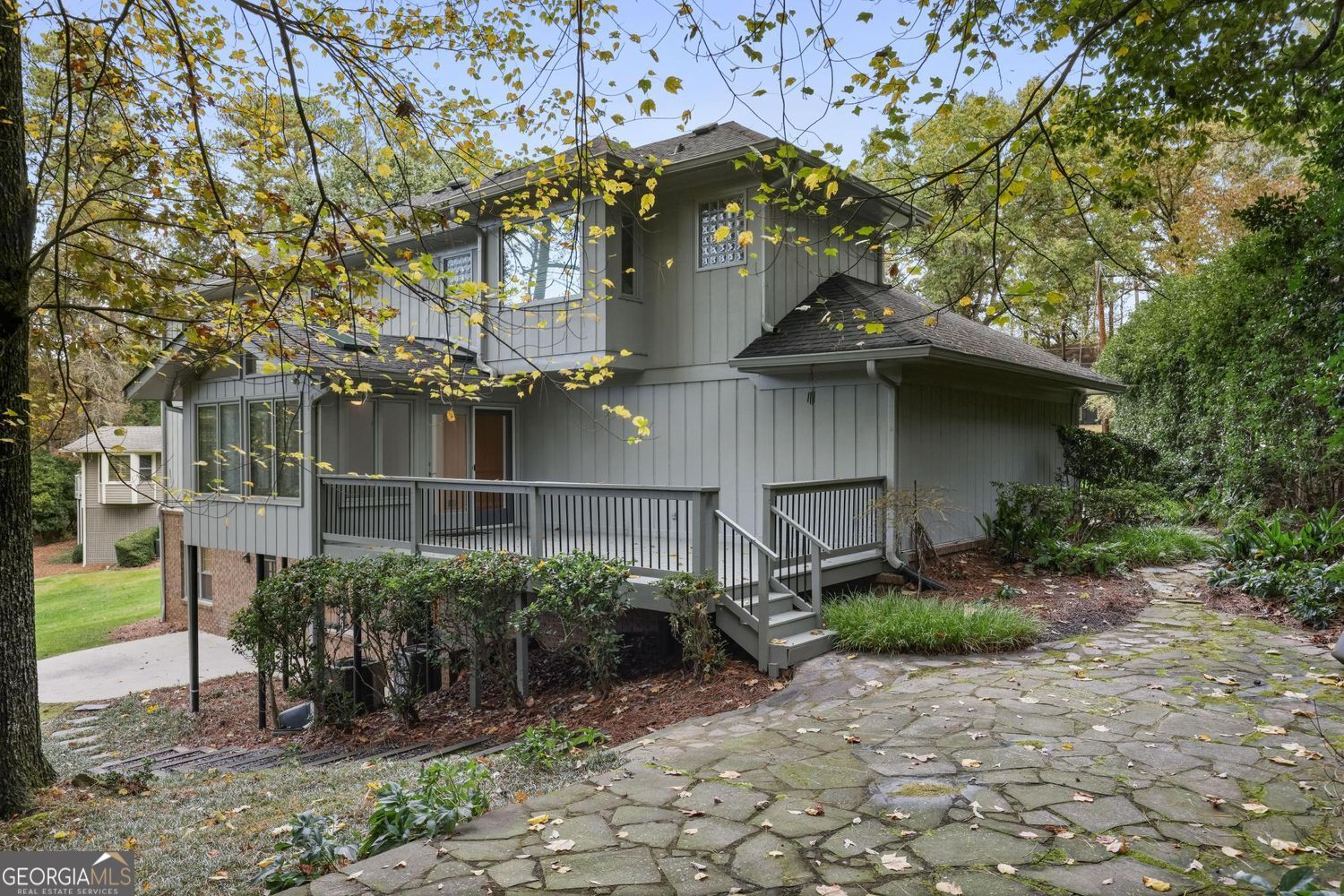 HIDDEN BRANCHES - Residential