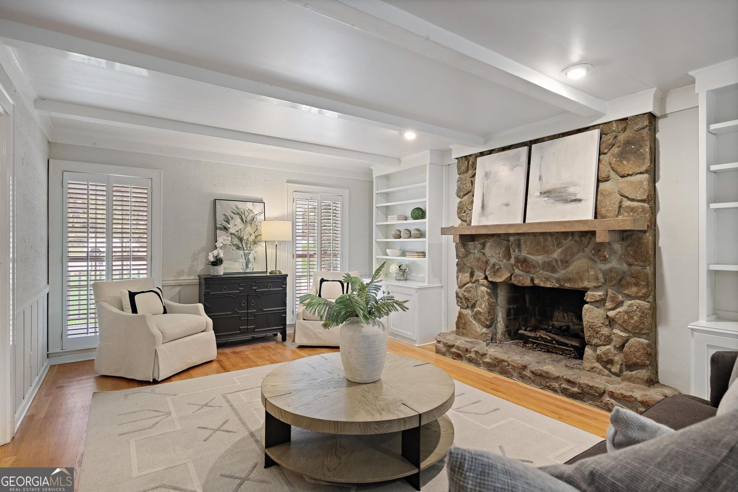 HIDDEN BRANCHES - Residential