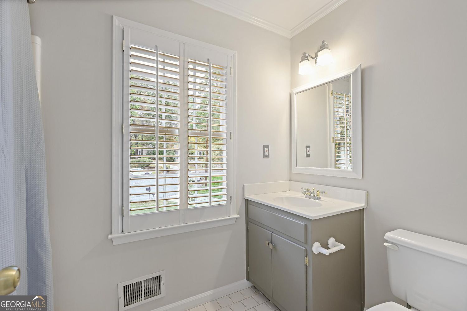 HIDDEN BRANCHES - Residential