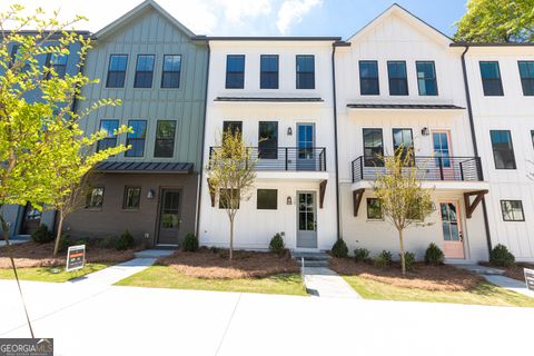Photo of 980 Bibbs Circle Cir NW #17, Atlanta, GA 30318 (MLS # 10655846)