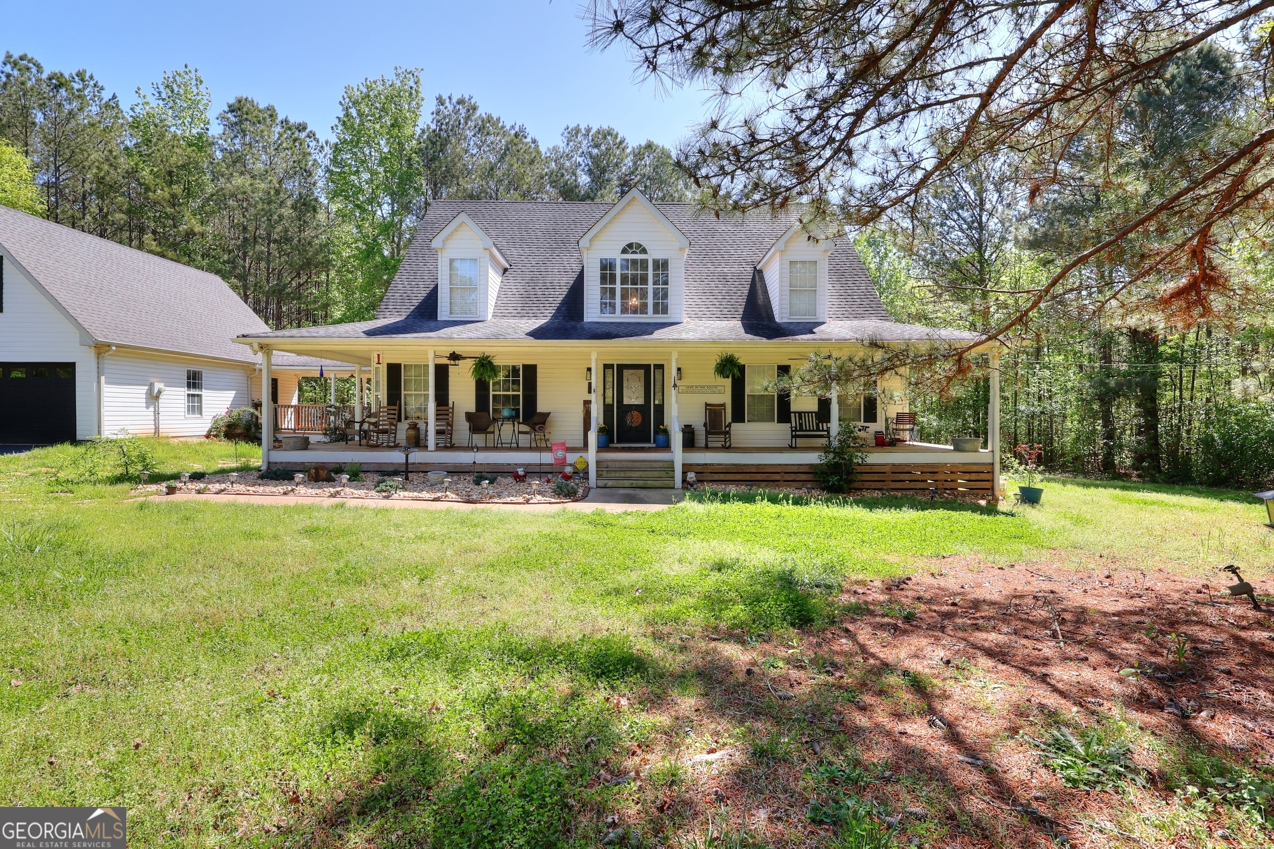 377 Lakeview DR