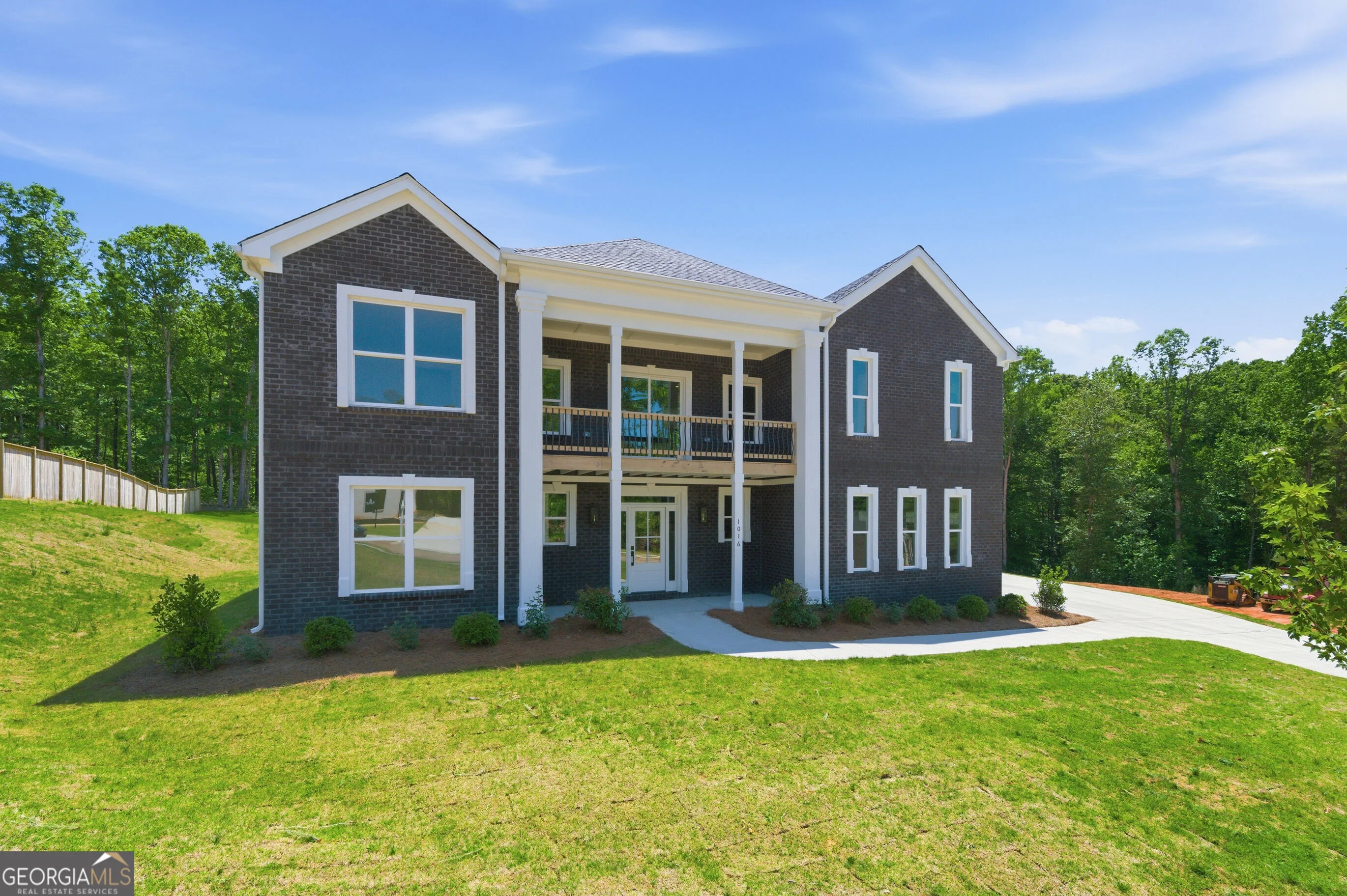 1016 Queens Bridge Way