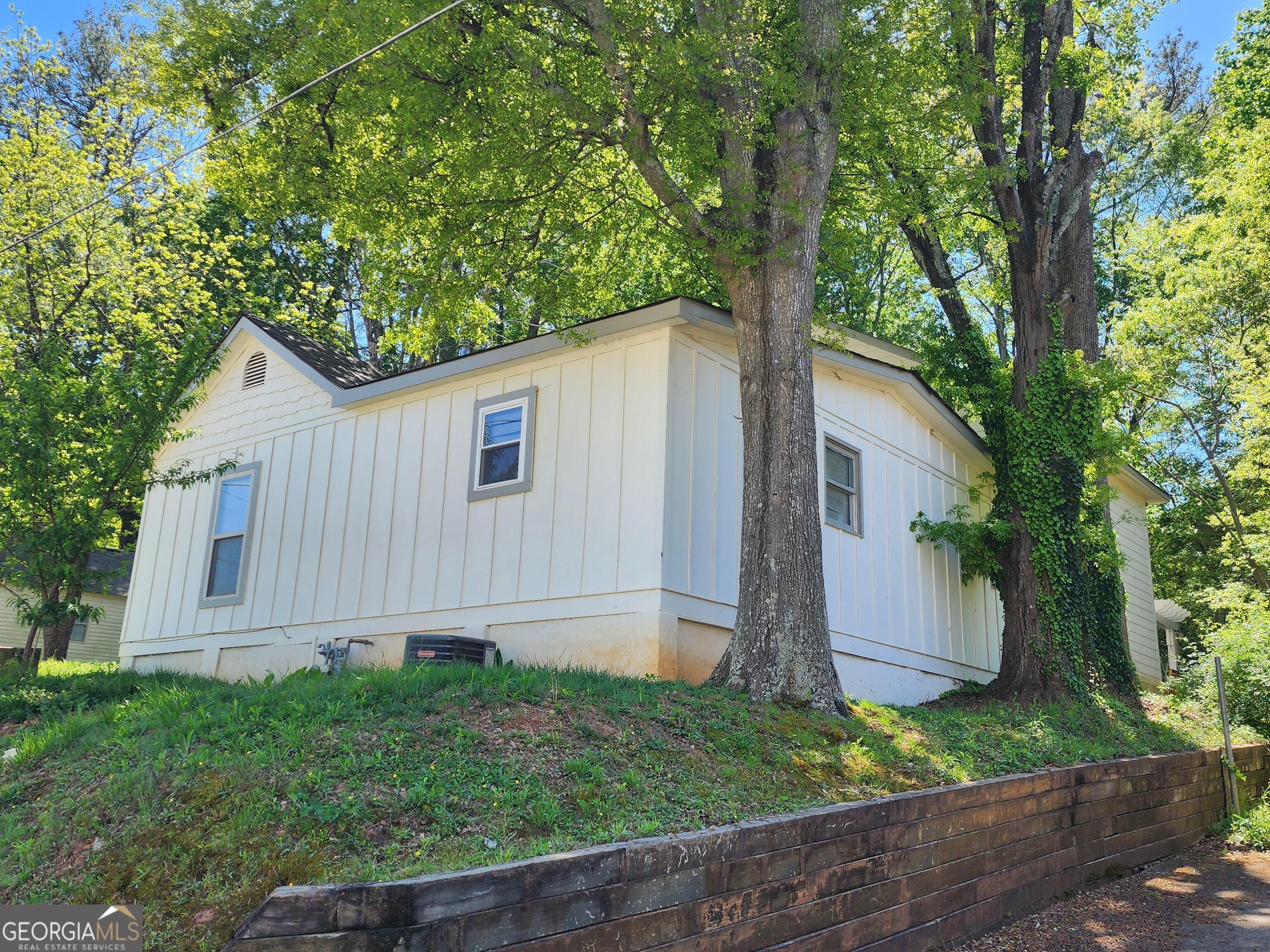 168 Poplar ST