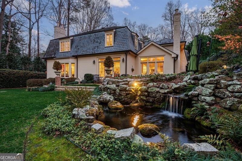 3302 W Andrews DR NW