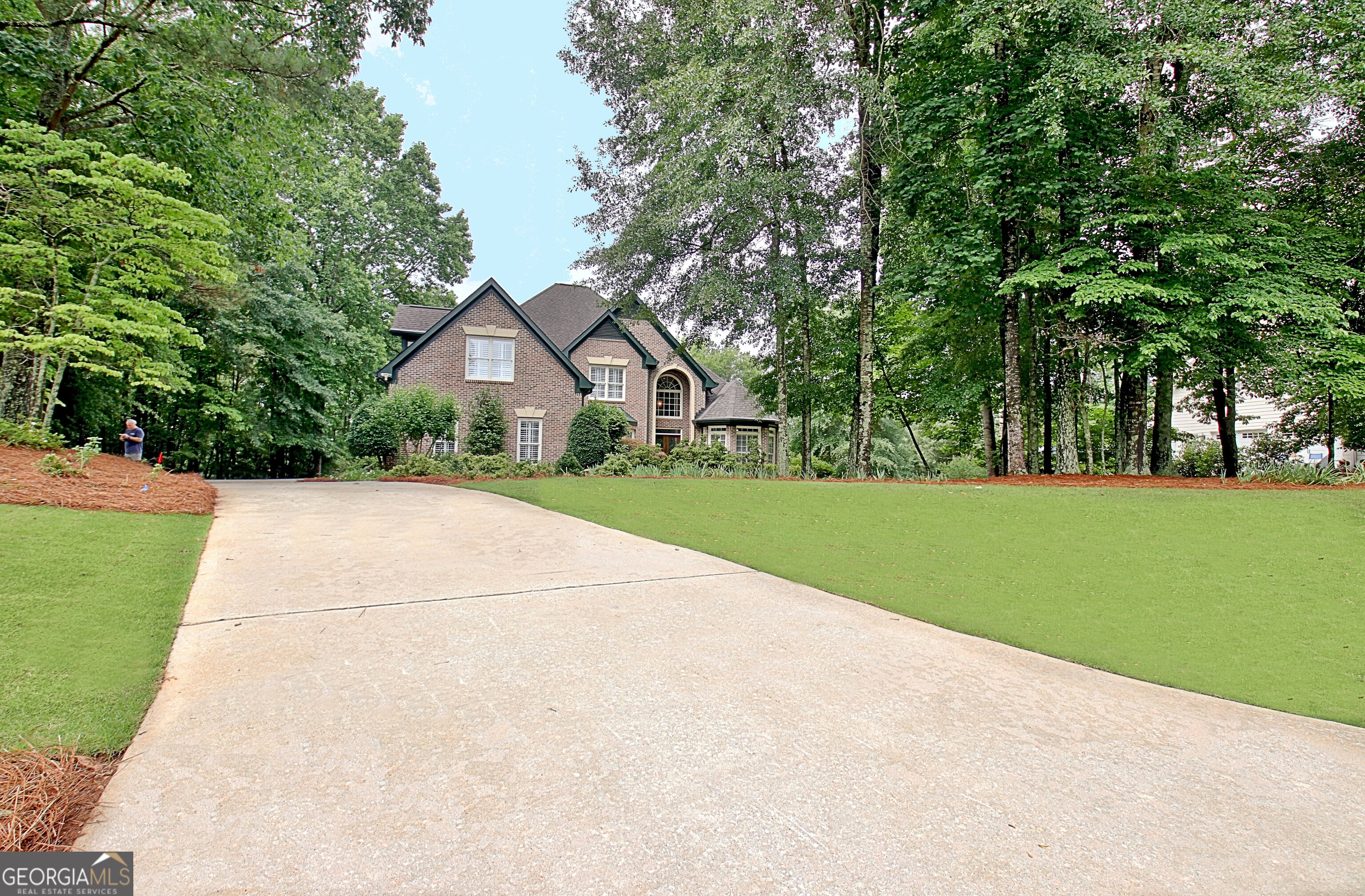 1412 Creston Hill