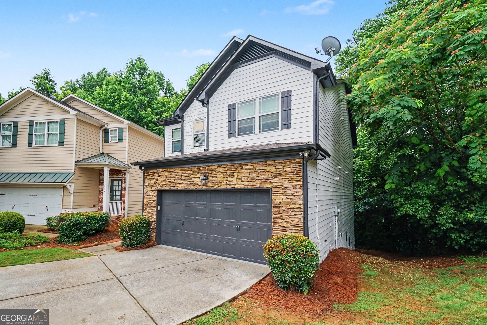208 Ranier CT