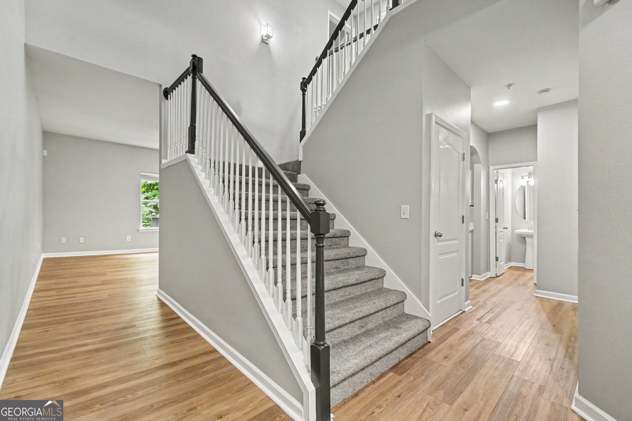 208 Ranier CT