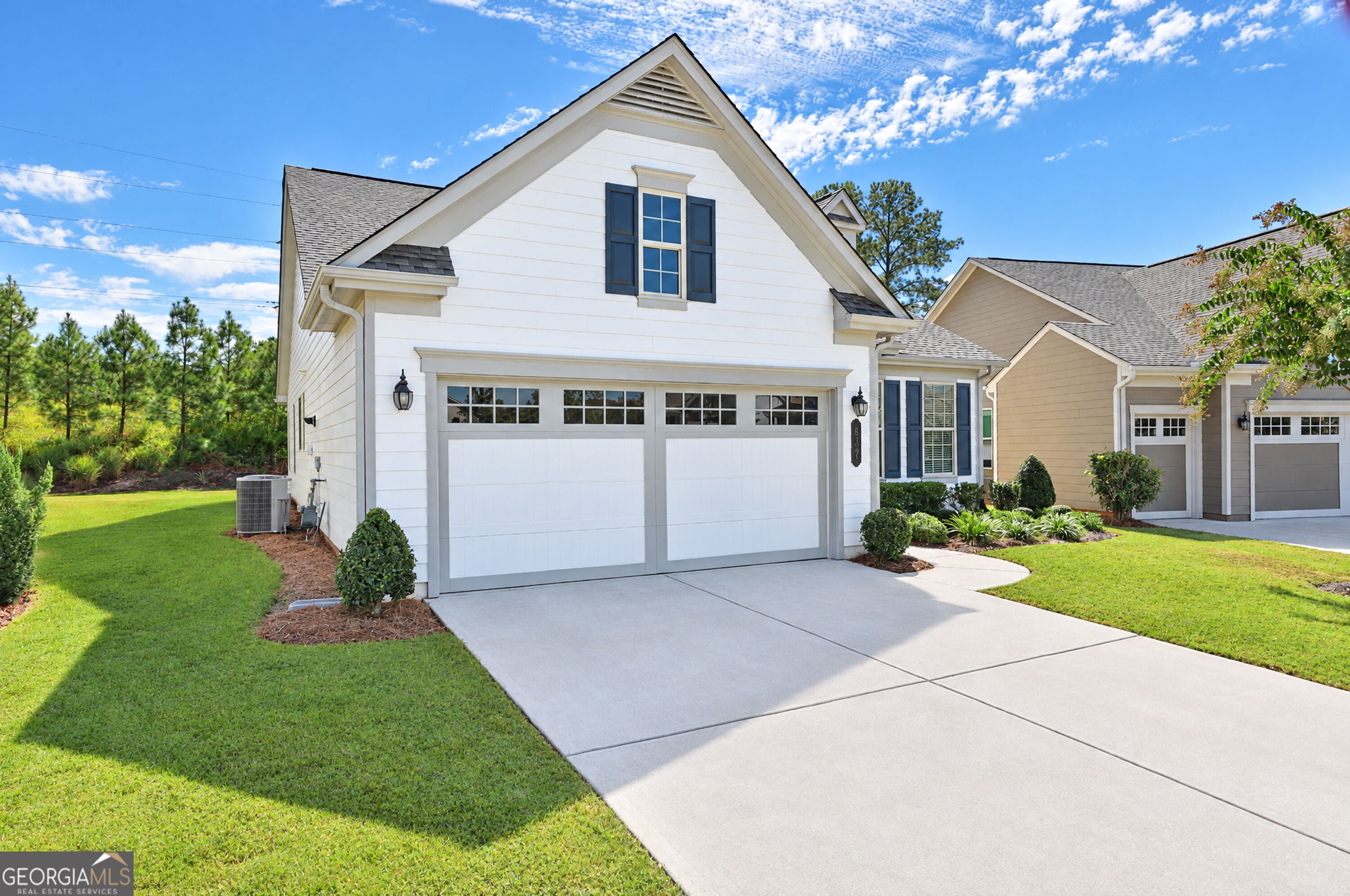 537 Hazelnut DR