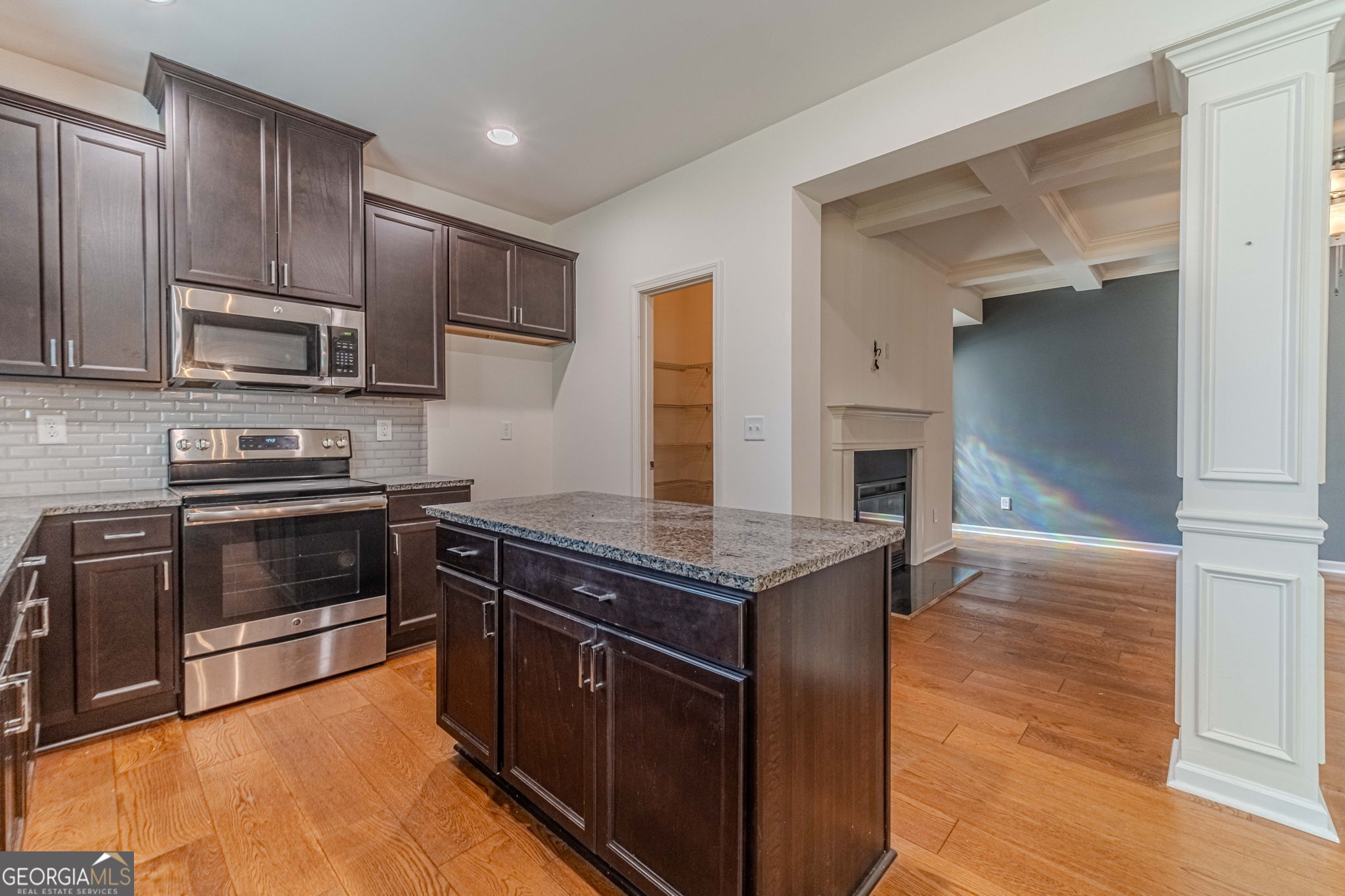 4086 Fireoak DR