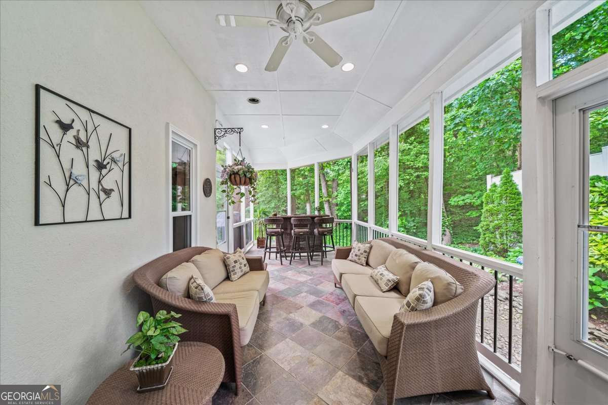 Sentinel Lake - Residential