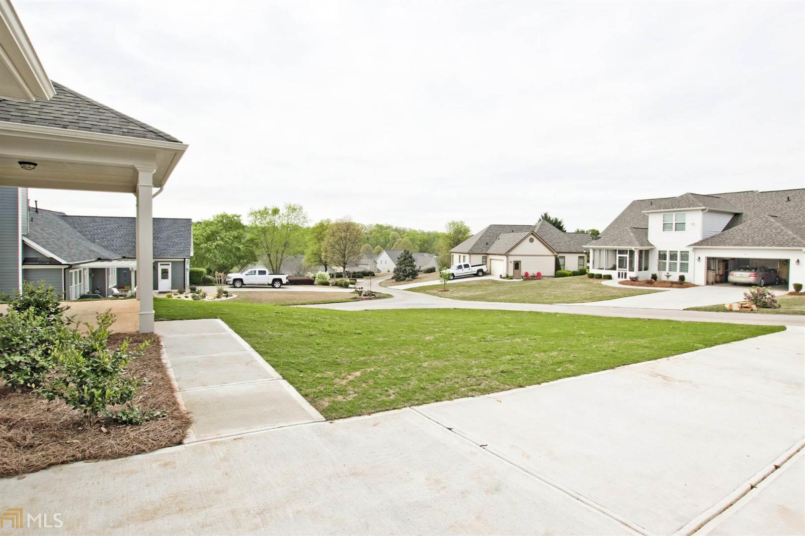 The Village At Hoschton - Residential
