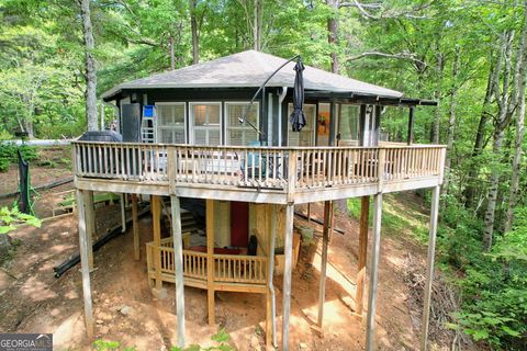 A home in Sky Valley