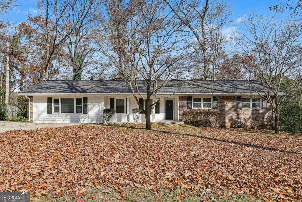 Photo of 558 Dorsey Circle SW, Lilburn, GA 30047 (MLS # 10656844)