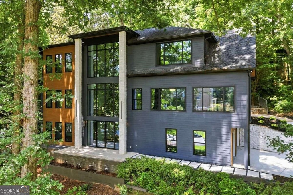 Photo of 4250 Carmain Drive NE, Atlanta, GA 30342 (MLS # 10849905)
