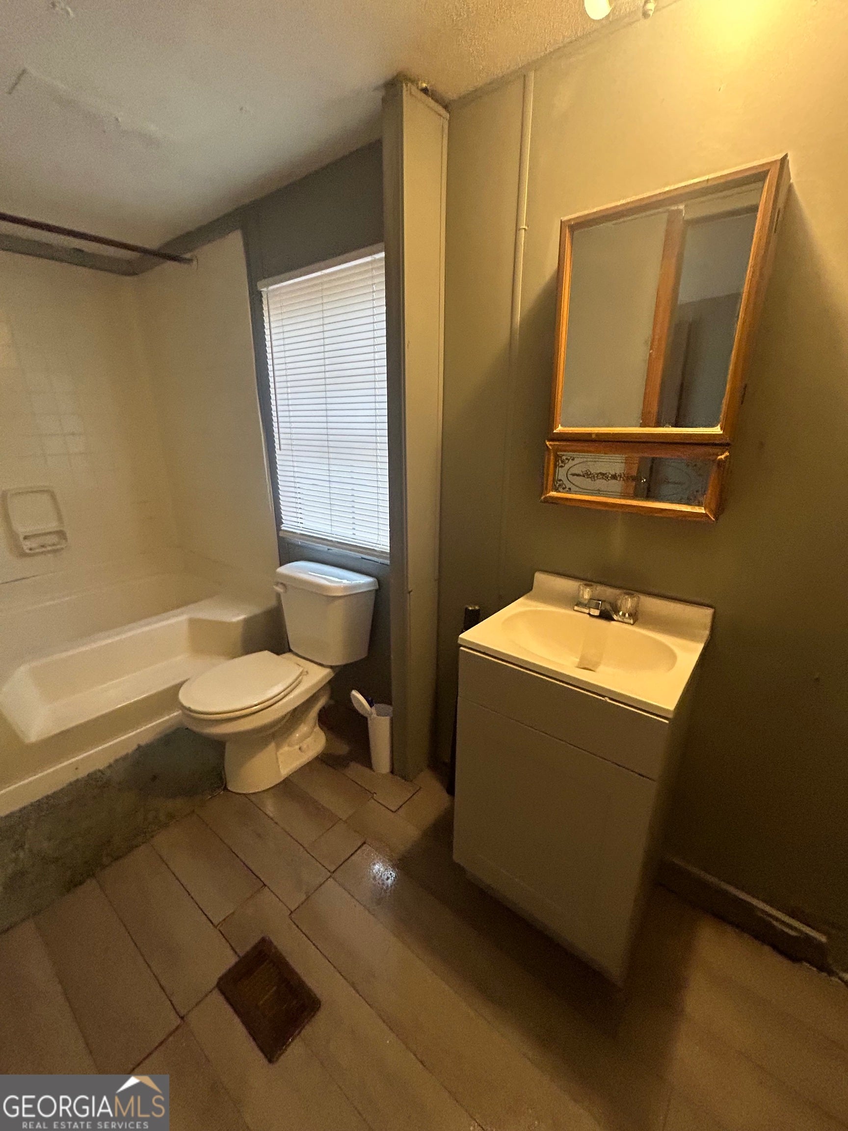264 Lakeview DR