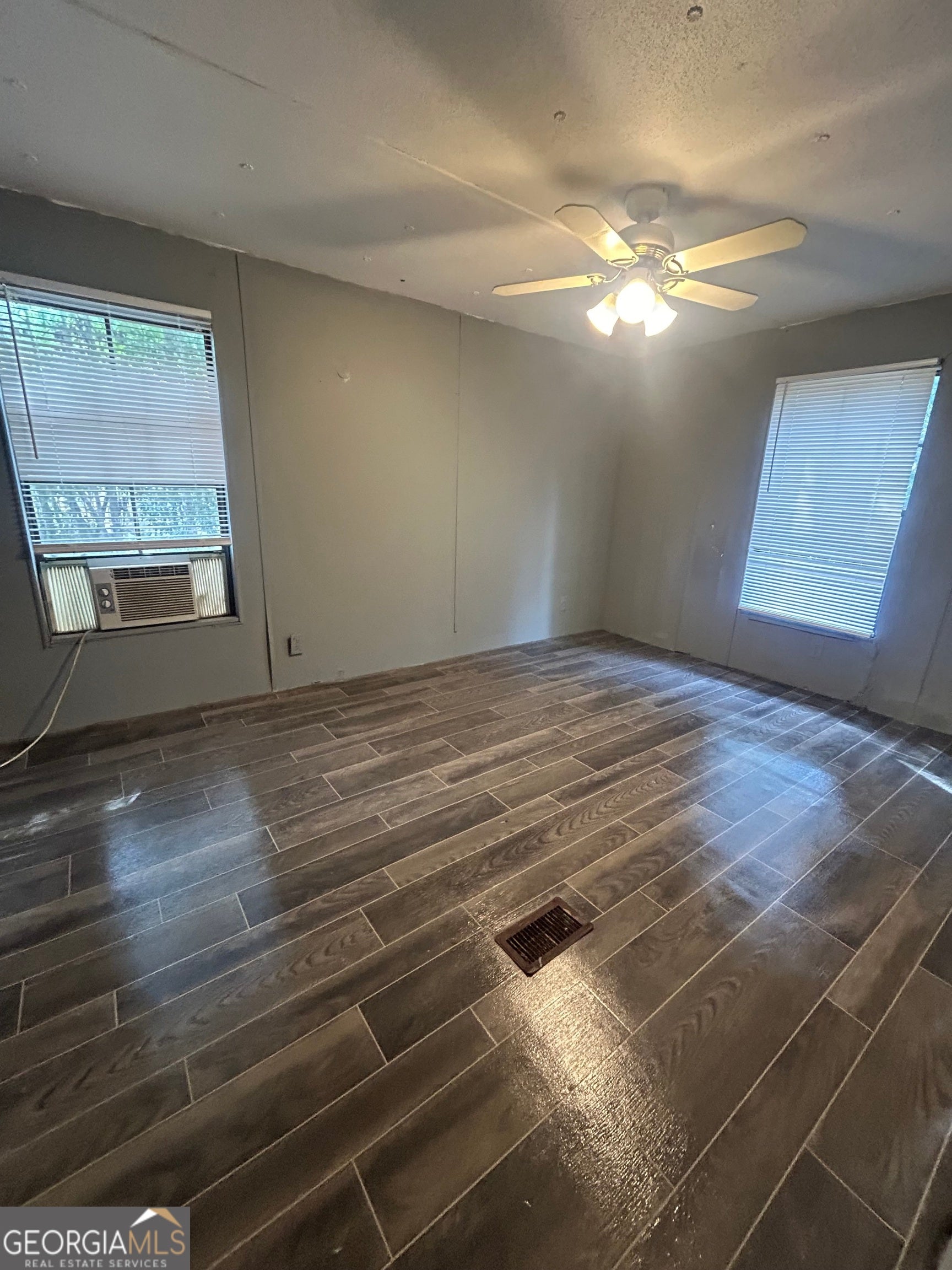 264 Lakeview DR