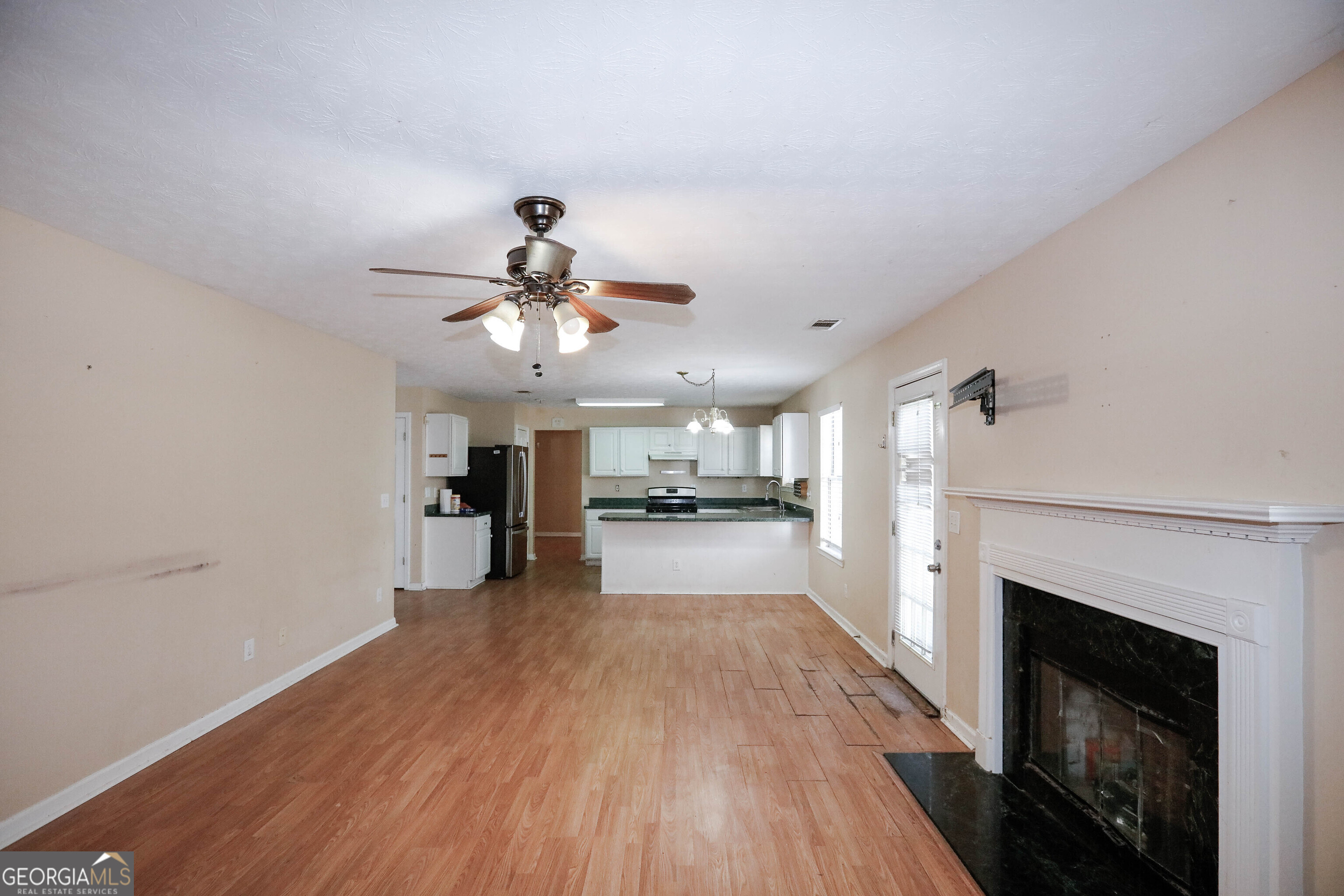 5418 Silver Springs DR