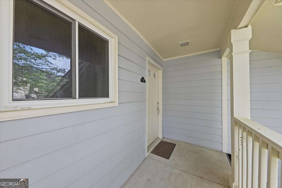 18 Matawan CIR SE 18