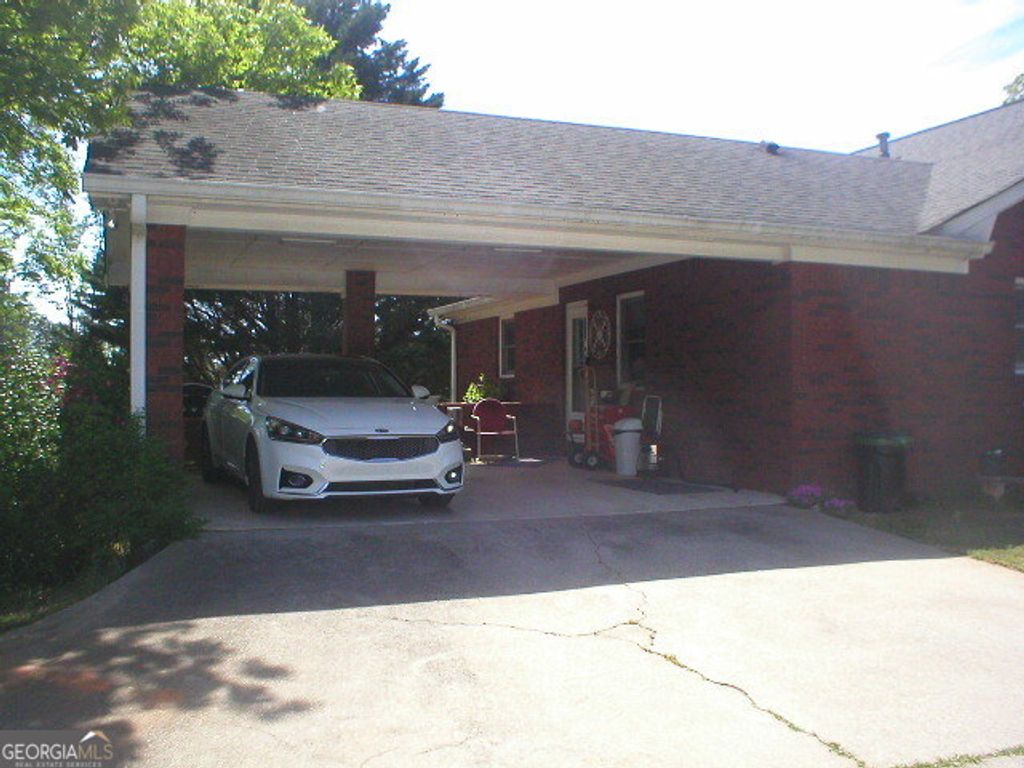 Photo of 919 Stewart Road, Monroe, GA 30655 (MLS # 10742116)