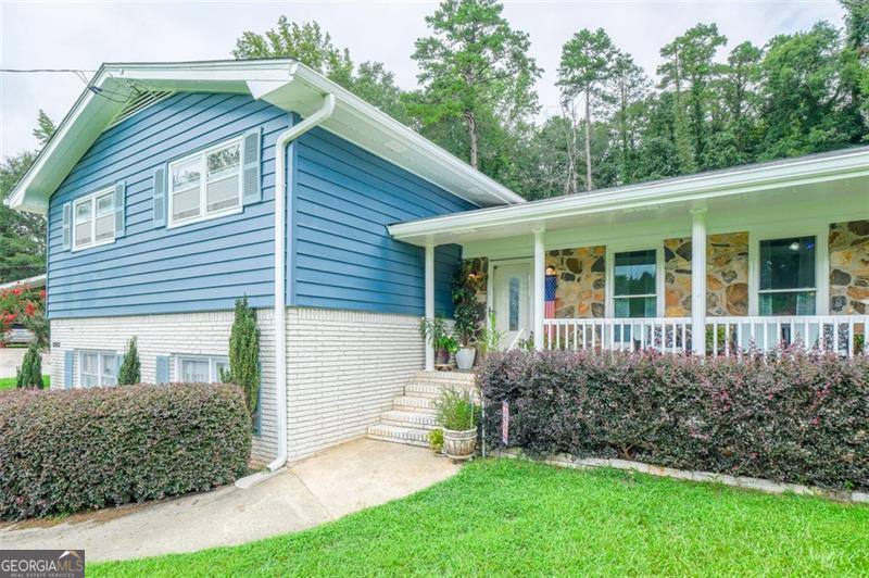 1553 Sultan LN