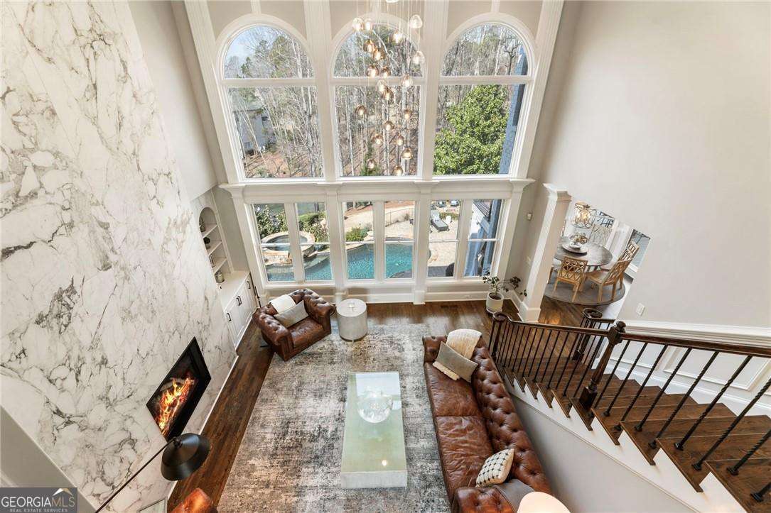 1115 Lake Shore Overlook