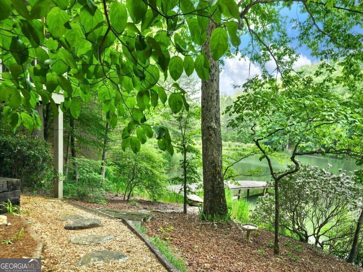 1402 Henderson Mountain RD